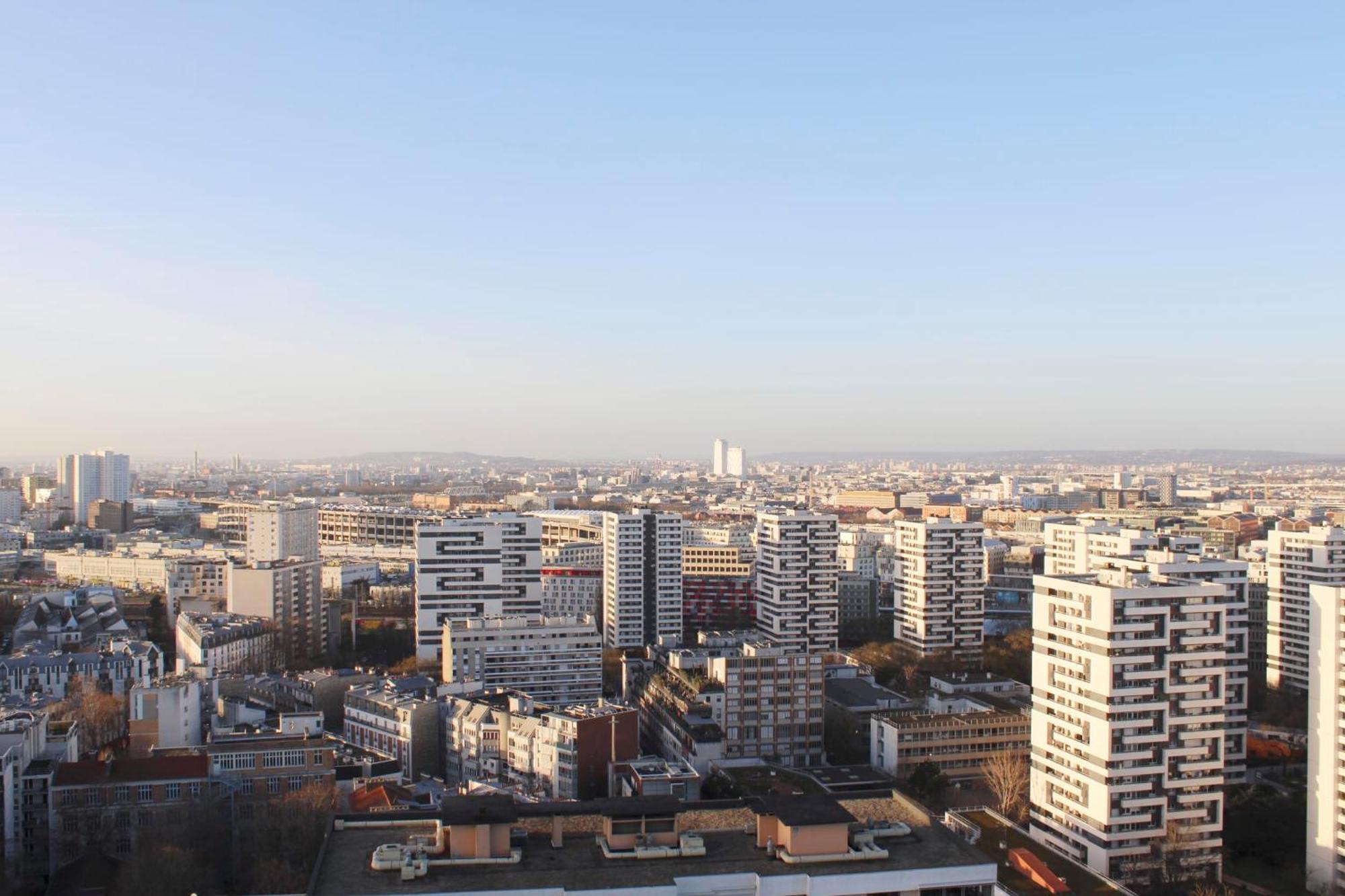 Apartment With Stunning Views In